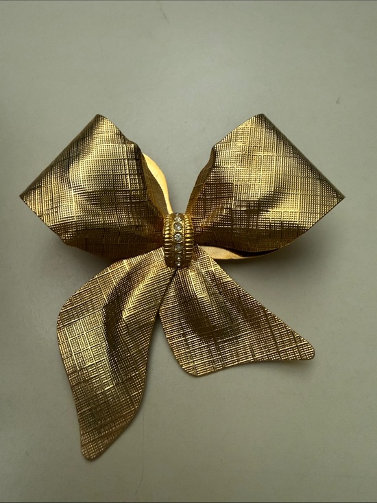 Jewelry - Vintage Gold Tone Textured Ribbon Bow Brooch Pin Rhinestone Center